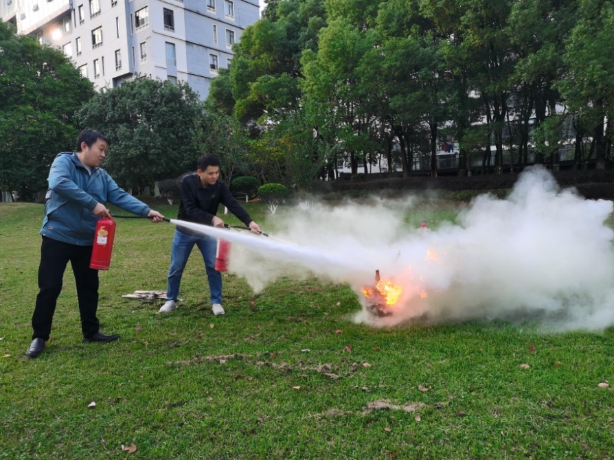 共筑安全防線，照亮前行之路 ——運(yùn)營(yíng)中心開展年度消防演練活動(dòng)